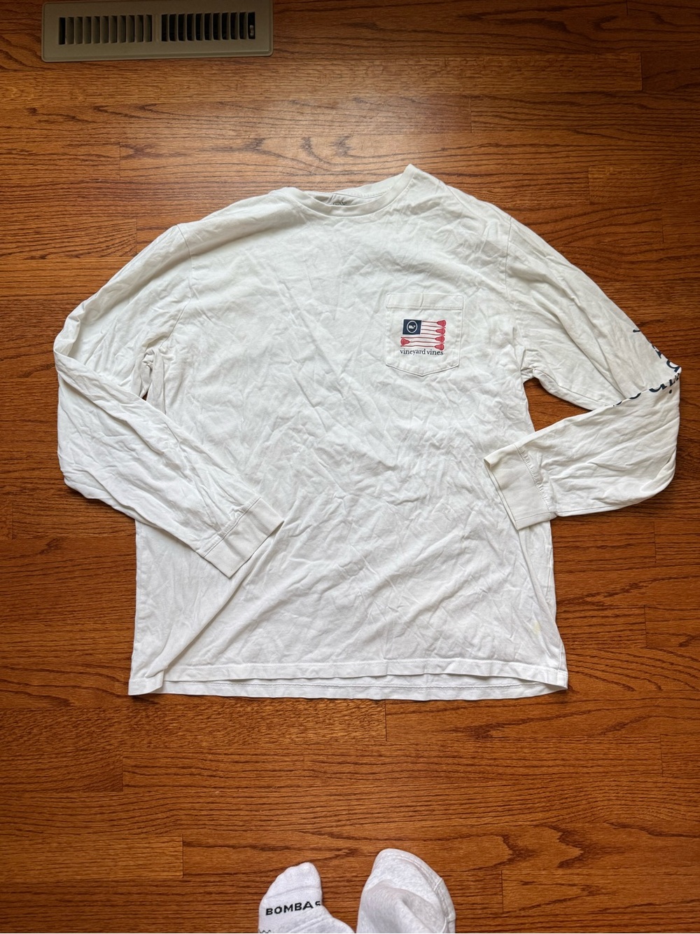 Vineyard Vines White Long-Sleeve Pocket Tee with Flag Graphic
